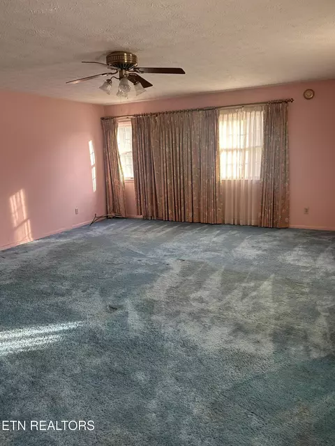 Bedroom - 2794 Us Hwy 25 E, Middlesboro, KY 40965 photo 2 of 6