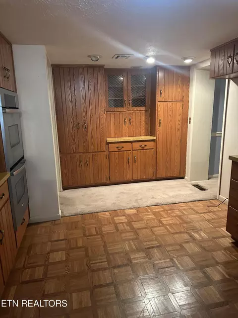 Kitchen - 2794 Us Hwy 25 E, Middlesboro, KY 40965 photo 5 of 5