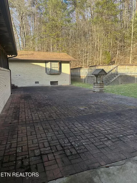 Exterior - 2794 Us Hwy 25 E, Middlesboro, KY 40965 photo 3 of 12