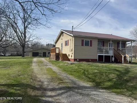 206 Marietta St, Madisonville, TN 37354