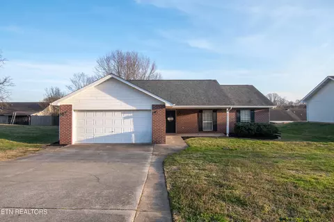 2105 Autumn Oak Cir, Maryville, TN 37801