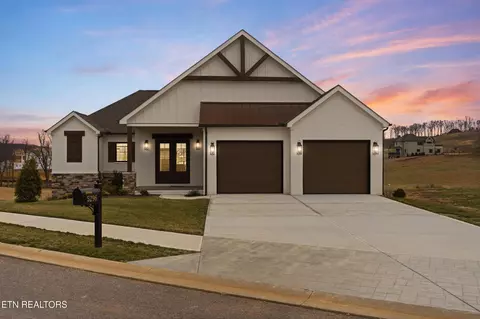 5296 Old Club Rd, Loudon, TN 37774