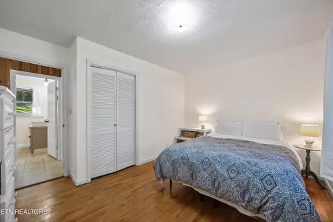 Bedroom - 8237 Collier Rd, Powell, TN 37849 photo 3 of 3