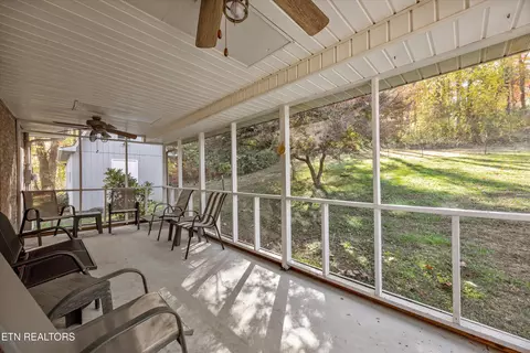 Exterior - 8237 Collier Rd, Powell, TN 37849 photo 3 of 8
