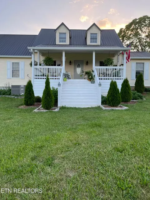 1066 River Rd, Kingston, TN 37763