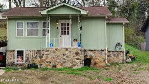 613 W 4th Ave, Lenoir City, TN 37771