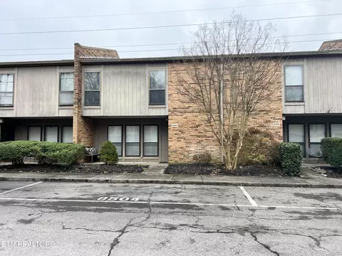 8504 Ankara Ct, Knoxville, TN 37923