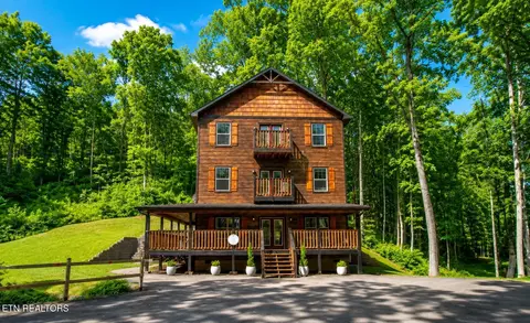 740 Bear Hollow Way, Sevierville, TN 37876