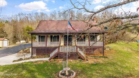 129 Pleasant Hill Rd, Sweetwater, TN 37874