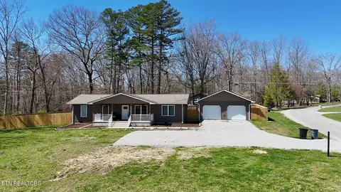 806 Cooper Lake Rd, Oneida, TN 37841