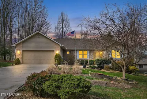15 Ridge Crest Cir, Crossville, TN 38558