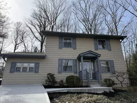 106 Hardwick Pl, Oak Ridge, TN 37830