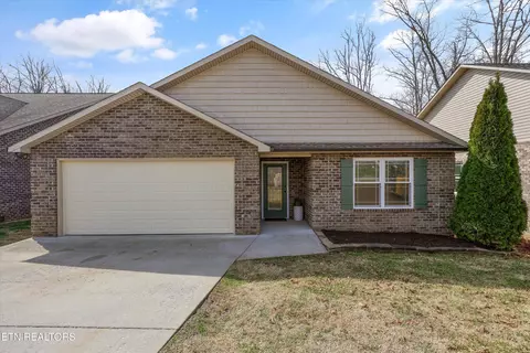 3017 Zachary Pointe Ln, Knoxville, TN 37938