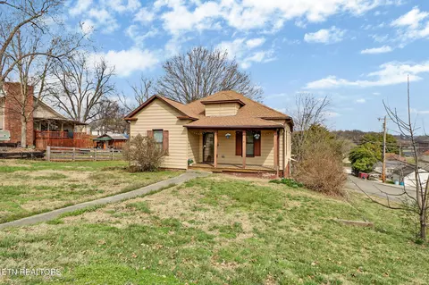 801 N C St, Lenoir City, TN 37771