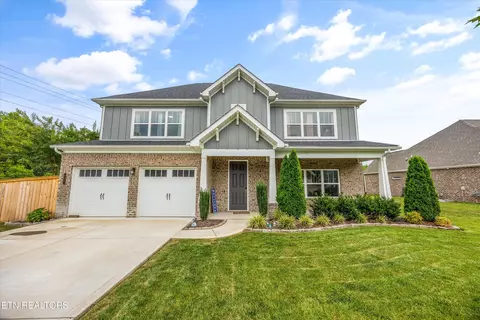 105 Ashton Fields Dr, Lenoir City, TN 37772