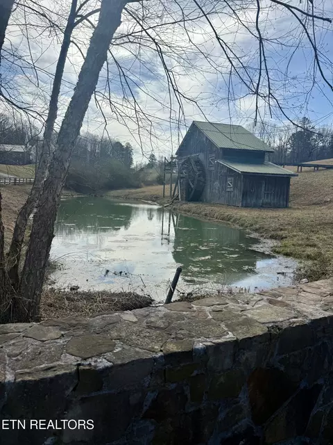 975 Co Rd 316, Niota, TN 37826