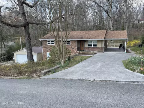 184 Glenn Cir, Powell, TN 37849