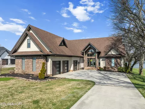 3702 Promontory Pt, Louisville, TN 37777