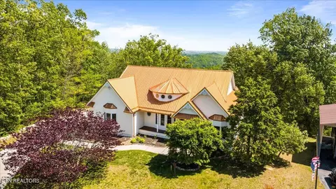 286 Bobcat Tr, Caryville, TN 37714