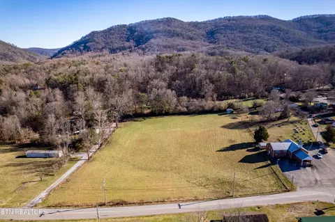 4510 Rocky Branch Rd, Walland, TN 37886