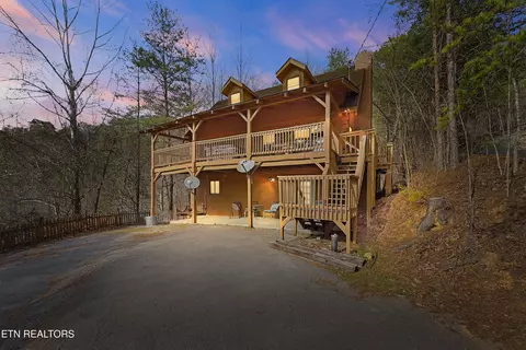 1122 Eagle Pointe Way, Pigeon Forge, TN 37863