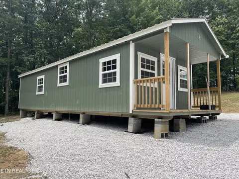 1017 Deer Lodge Hwy, Deer Lodge, TN 37726