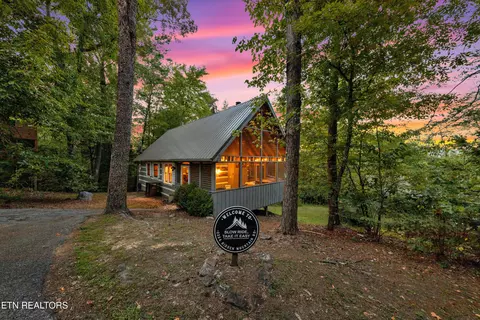 2224 Hidden Mountain Rd, Sevierville, TN 37876