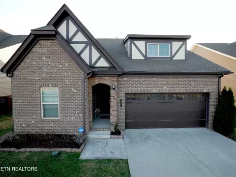 1209 Branch Creek Ln, Maryville, TN 37801