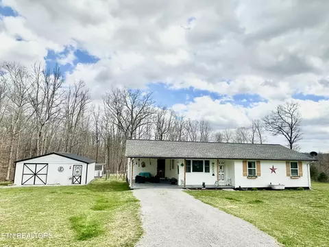 140 Red Hill Rd, Sunbright, TN 37872