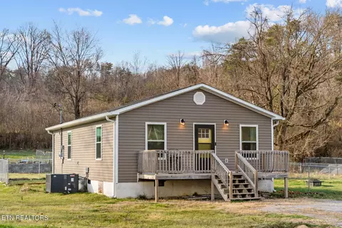 233 Hebbertsburg Rd, Crab Orchard, TN 37723