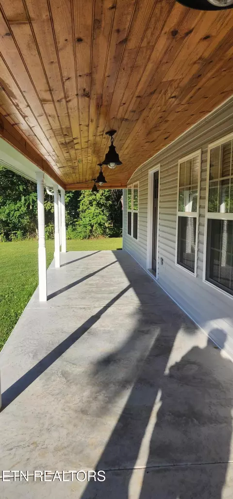 Exterior - 287 Shady Ln, Oneida, TN 37841 photo 5 of 6