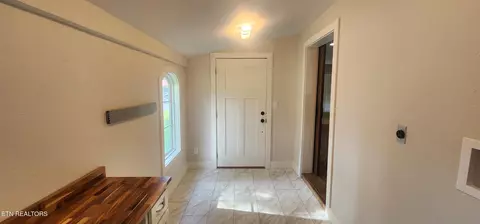 Entry Way - 287 Shady Ln, Oneida, TN 37841 photo 2 of 2