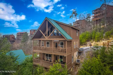 4836 Highland Place Way, Pigeon Forge, TN 37863