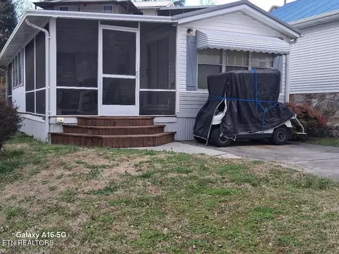 573 Flamingo Cir, Townsend, TN 37882