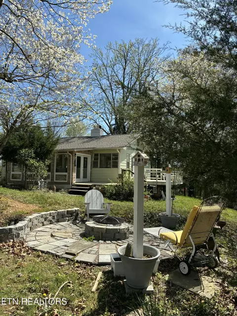 114 Glendale Ln, Oak Ridge, TN 37830