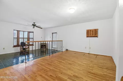 353 E Wolf Valley Rd, Heiskell, TN 37754 photo 9