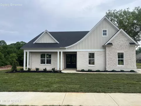 212 Poppy Pl, Lenoir City, TN 37772
