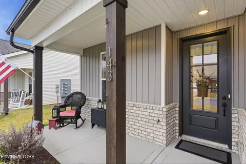 143 Elise Way, Lenoir City, TN 37771