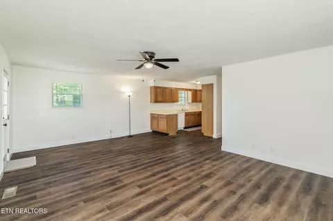 8107 Conner Rd, Powell, TN 37849 photo 12