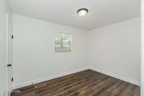 8107 Conner Rd, Powell, TN 37849 photo 17