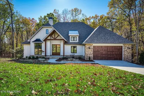 103 Chestnut Ridge Ln, Crossville, TN 38558