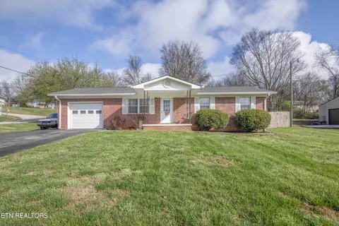 1004 Susan Dr, New Market, TN 37820