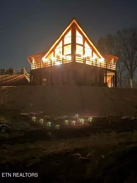 1410 Swannsylvania Rd, Dandridge, TN 37725