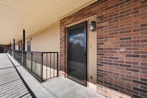 509 11th St #4002, Knoxville, TN 37916
