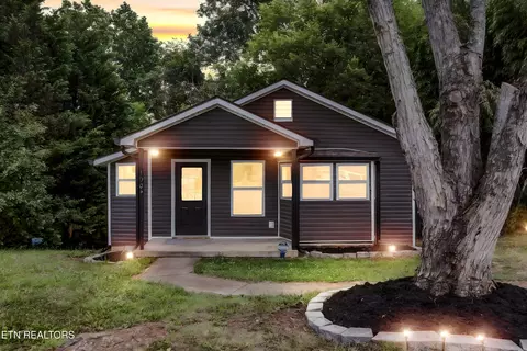 1904 Smokemont Dr, Maryville, TN 37801