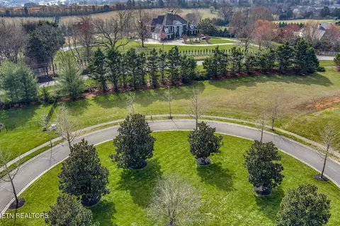 655 Stone Villa Ln, Knoxville, TN 37934