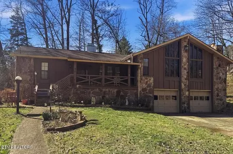 403 Delaware Ave, Oak Ridge, TN 37830