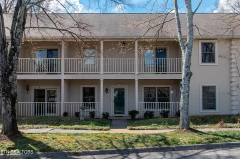 8602 Old Carriage Ct, Knoxville, TN 37923