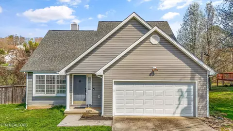 8809 Barbee Ln, Knoxville, TN 37923