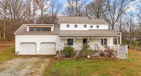 966 Chestnut Grove Rd, Dandridge, TN 37725